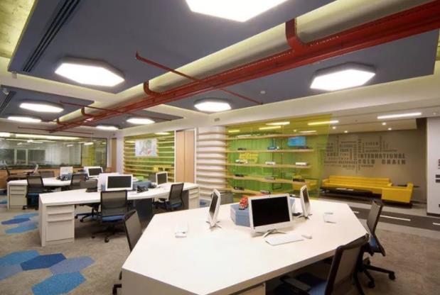 盤點備受企業(yè)青睞的個性集裝箱辦公室裝修案例